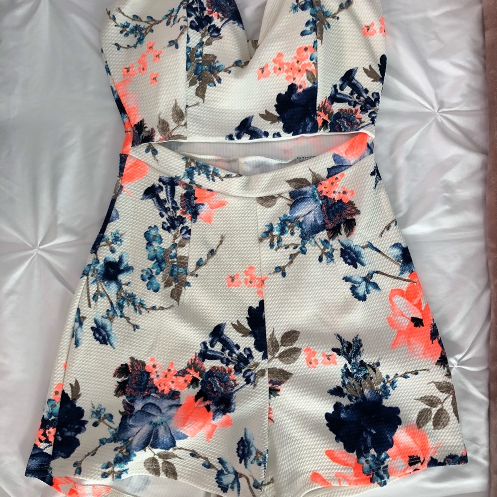 FASHION NOVA FLORAL ROMPER